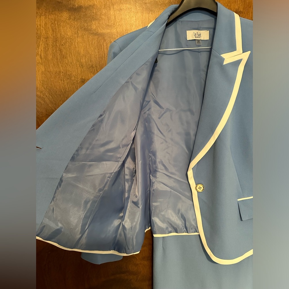 Le Suit Blue Skirt Set with White Trim - Picture 8 of 16